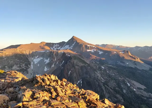 夕照達納山 (Mount Dana, 3979 m )
