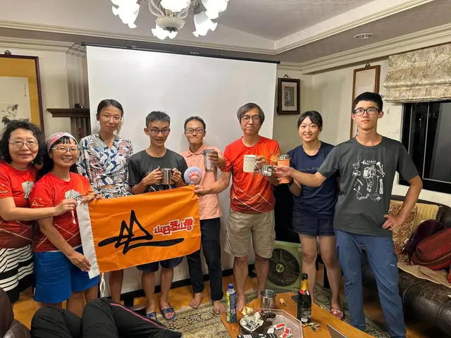 山社送舊 山谷迎新