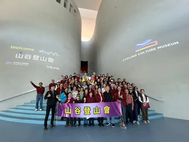 清境農場賞楓採果二日遊