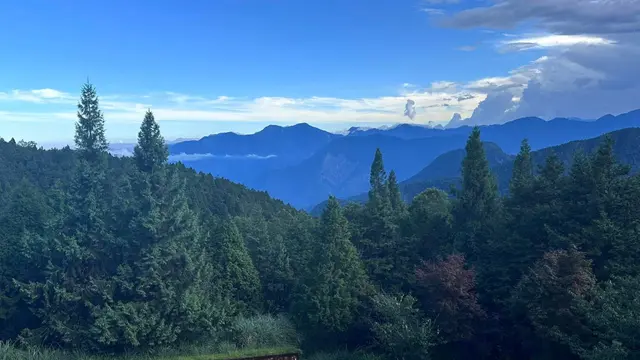 翠峰湖畔暮與晨