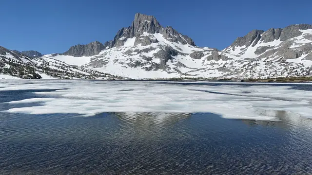 Banner Peak (3943m)
