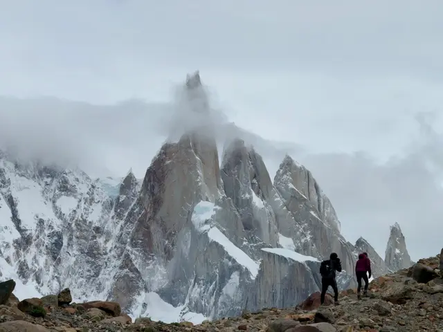 邁向群峰