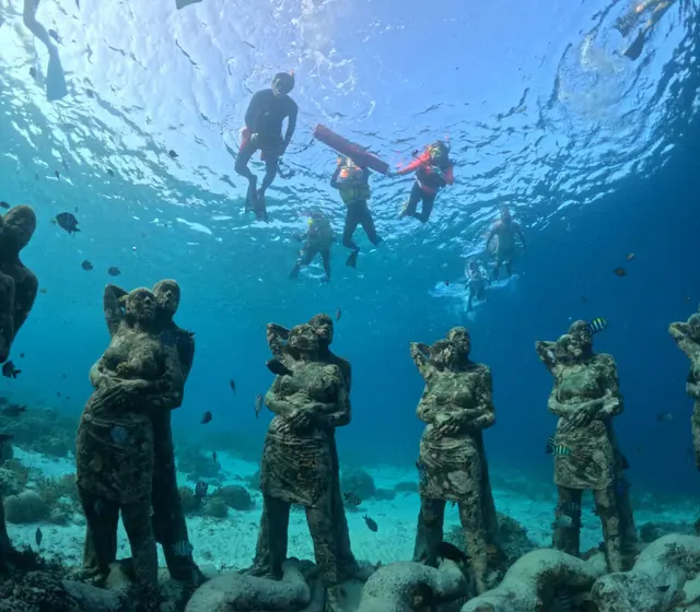 浮潛 海底雕像