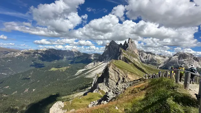 白雲與刀峰山
