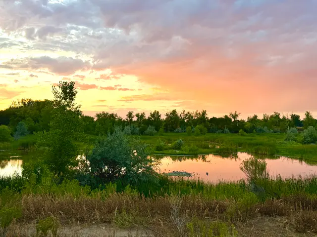 湖邊夕陽