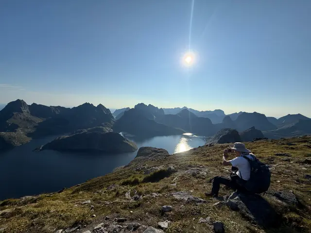 On hike to Narvtinden Peak