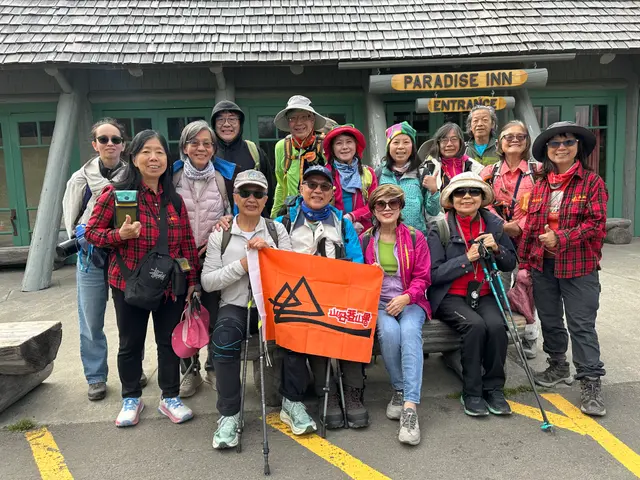 雷尼爾國家公園健行出發照
